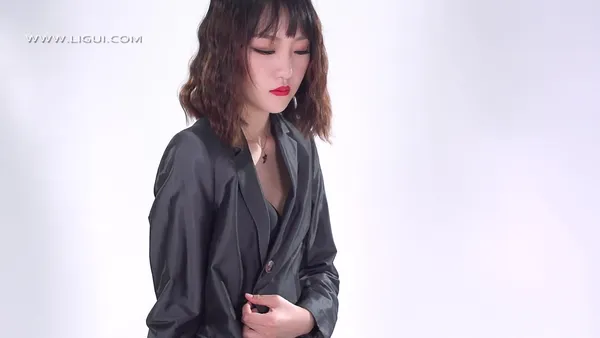 [Ligui丽柜]HD视频 2021.05.25 职场的你 芝芝 - Ligui丽柜